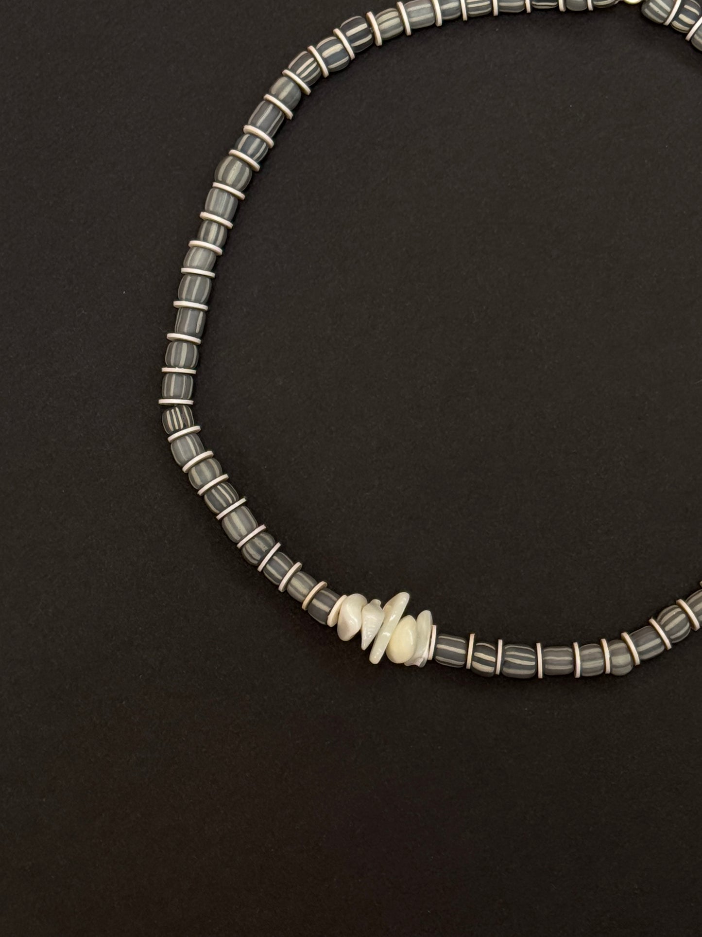 Collier Totem « Gris Hurricane »
