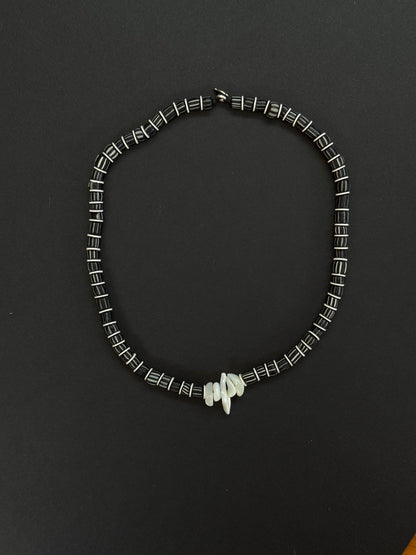 Collier Totem « Noir Charcoal »