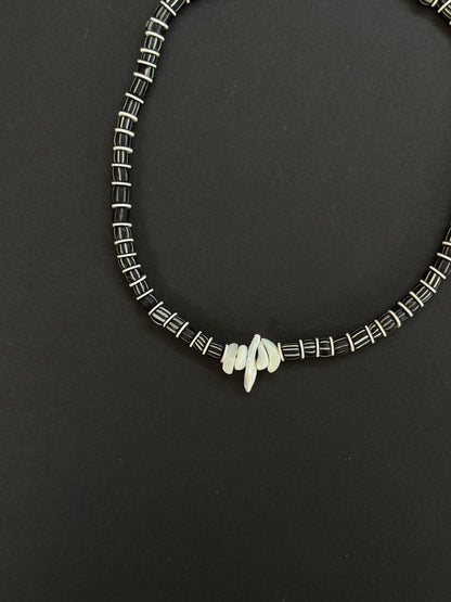 Collier Totem « Noir Charcoal »